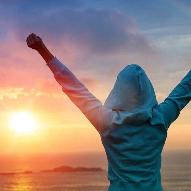 https://www.tatianafigueroa.com/wp-content/uploads/2018/01/img-rising-hands-640x640.jpg